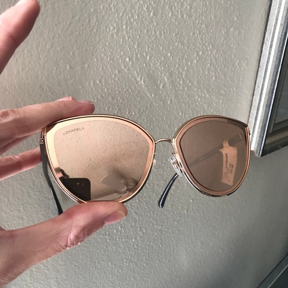 CHANEL Accessories - Chanel 18kt gold sunglasses